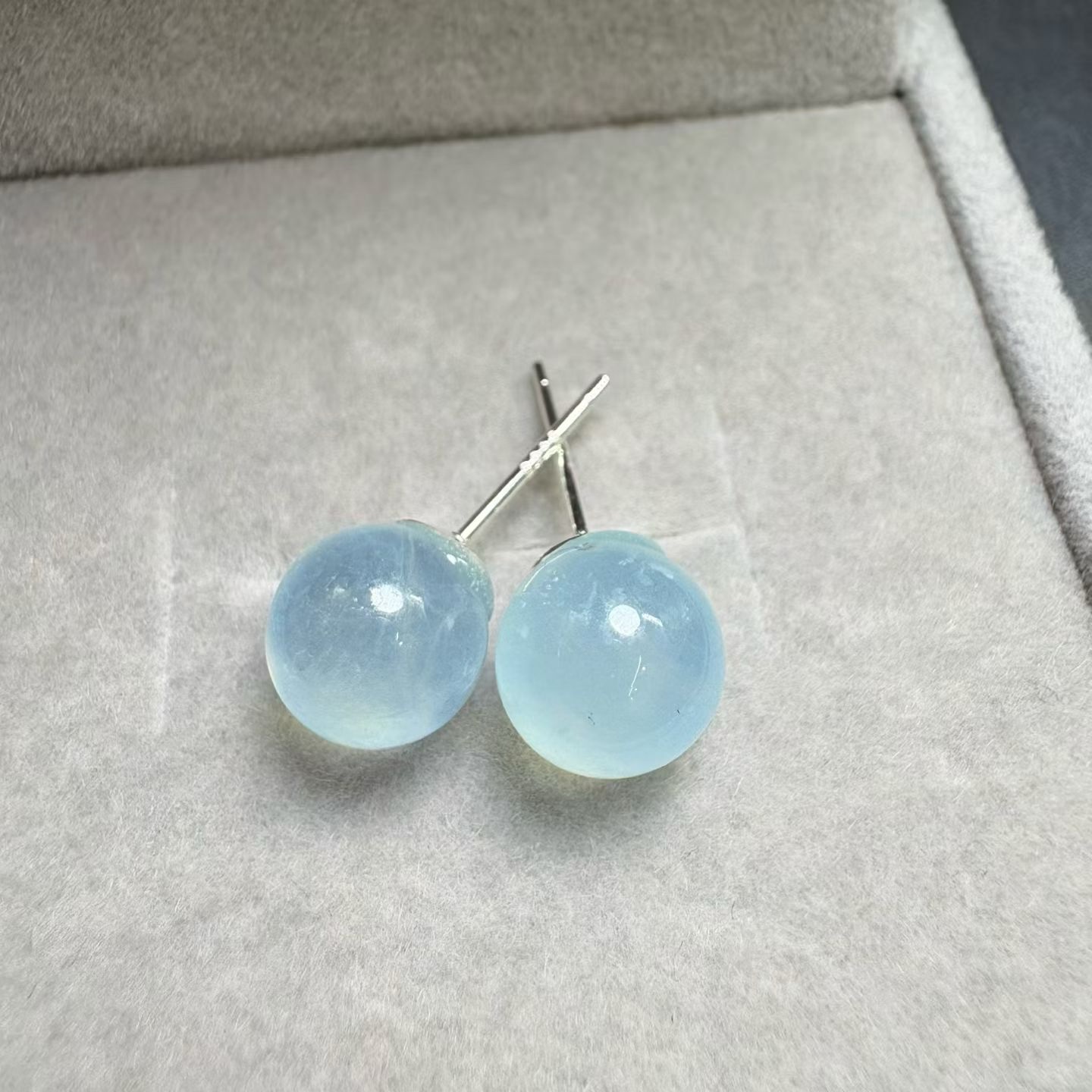 New natural aquamarine bead earrings available Gemstone size: approximately 8mm