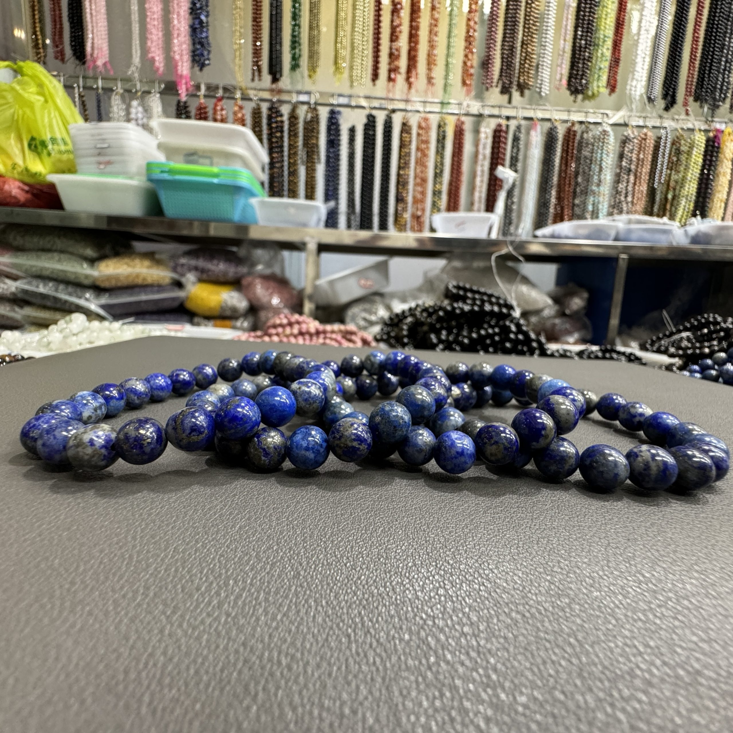 Natural lapis bracelet 8mm in size weighing approximately 20 grams - Image 3
