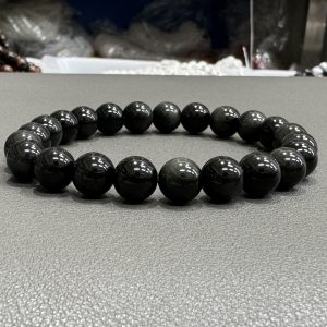 Natural rainbow obsidian bracelet 8mm in size weighing approximately 20 grams