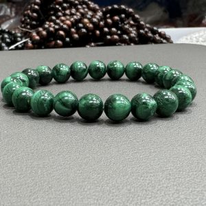 Natural malachite bracelet 8mm in size weighing approximately 20 grams