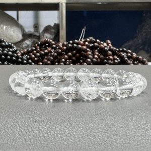 Natural clear quartz bracelet 8mm in size weighing approximately 20 grams