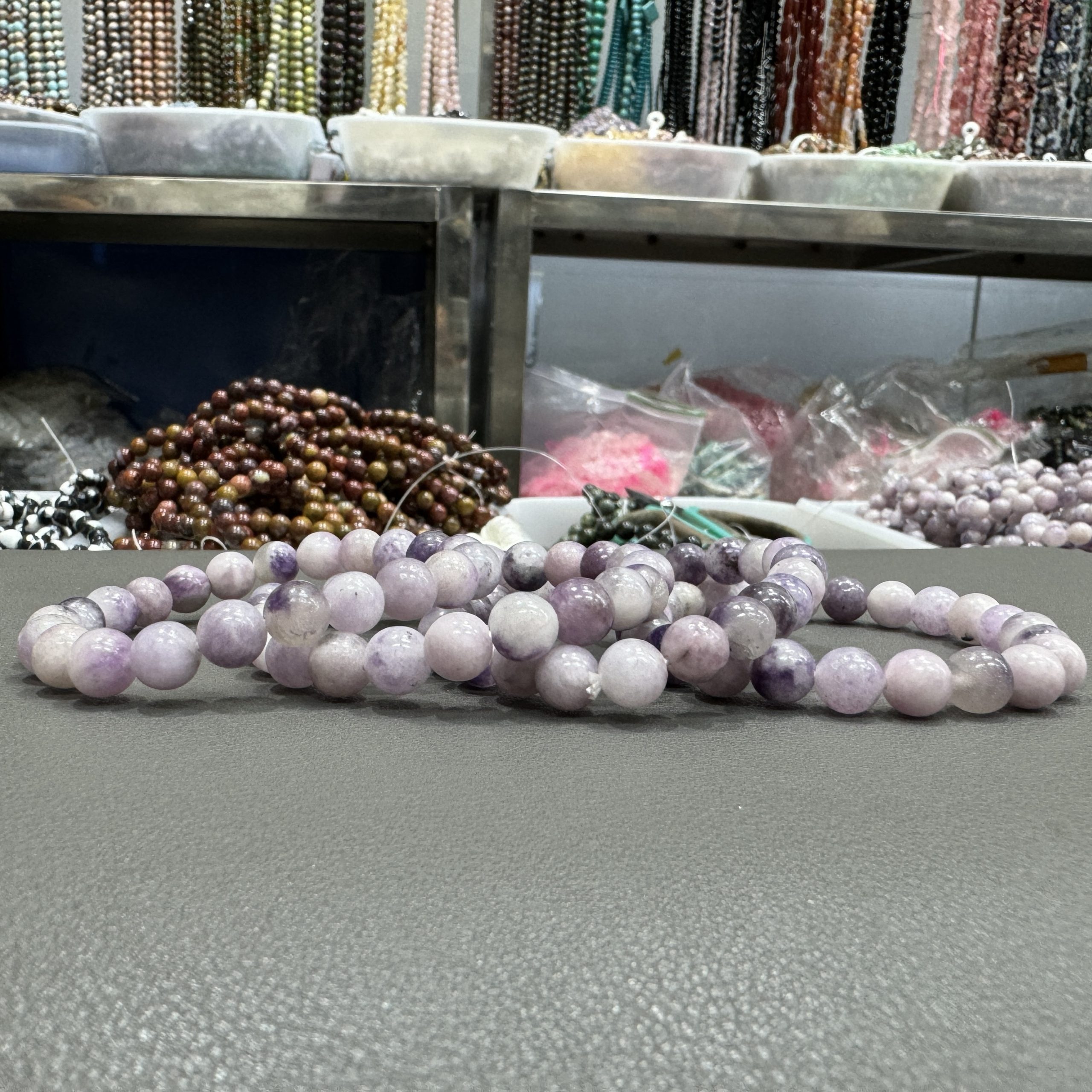 Natural lepidolite bracelet 8mm in size weighing approximately 20 grams - Image 3