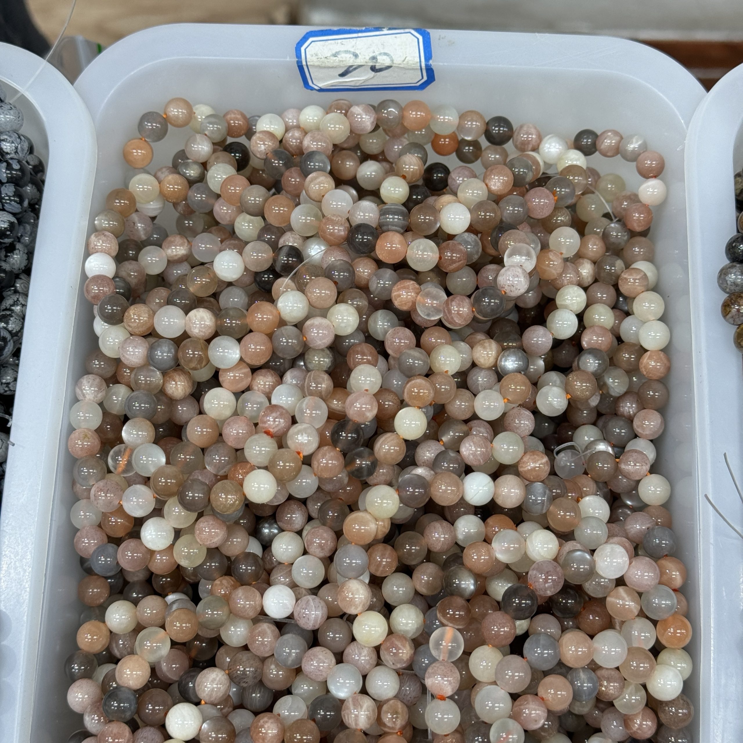 Natural moonstone bracelet 8mm in size weighing approximately 20 grams - Image 5