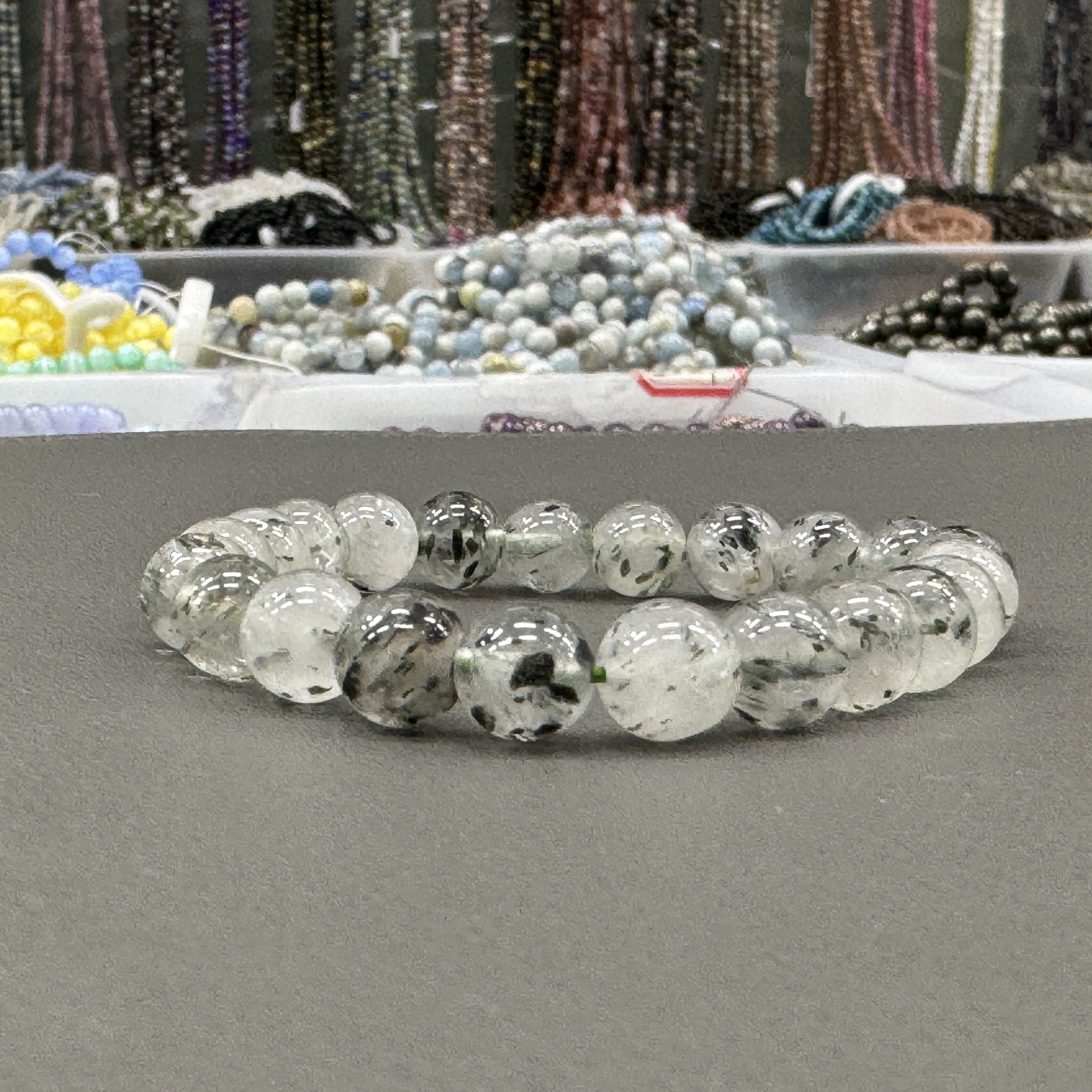 Natural green mica quartz bracelet 8mm in size weighing approximately 20 grams