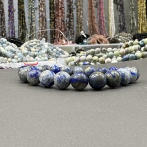 Natural lapis bracelet 8mm in size weighing approximately 20 grams